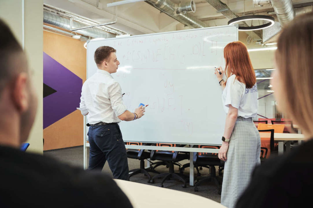 В Вышке запущены два конкурса для молодых ученых